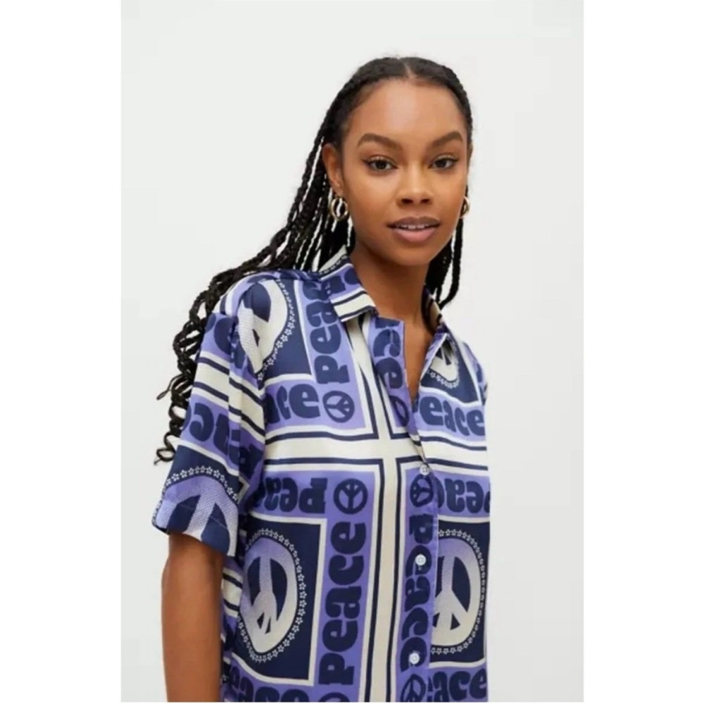 Urban Outfitters Satin Peace Print Short Sleeve Button Front Top Sz S